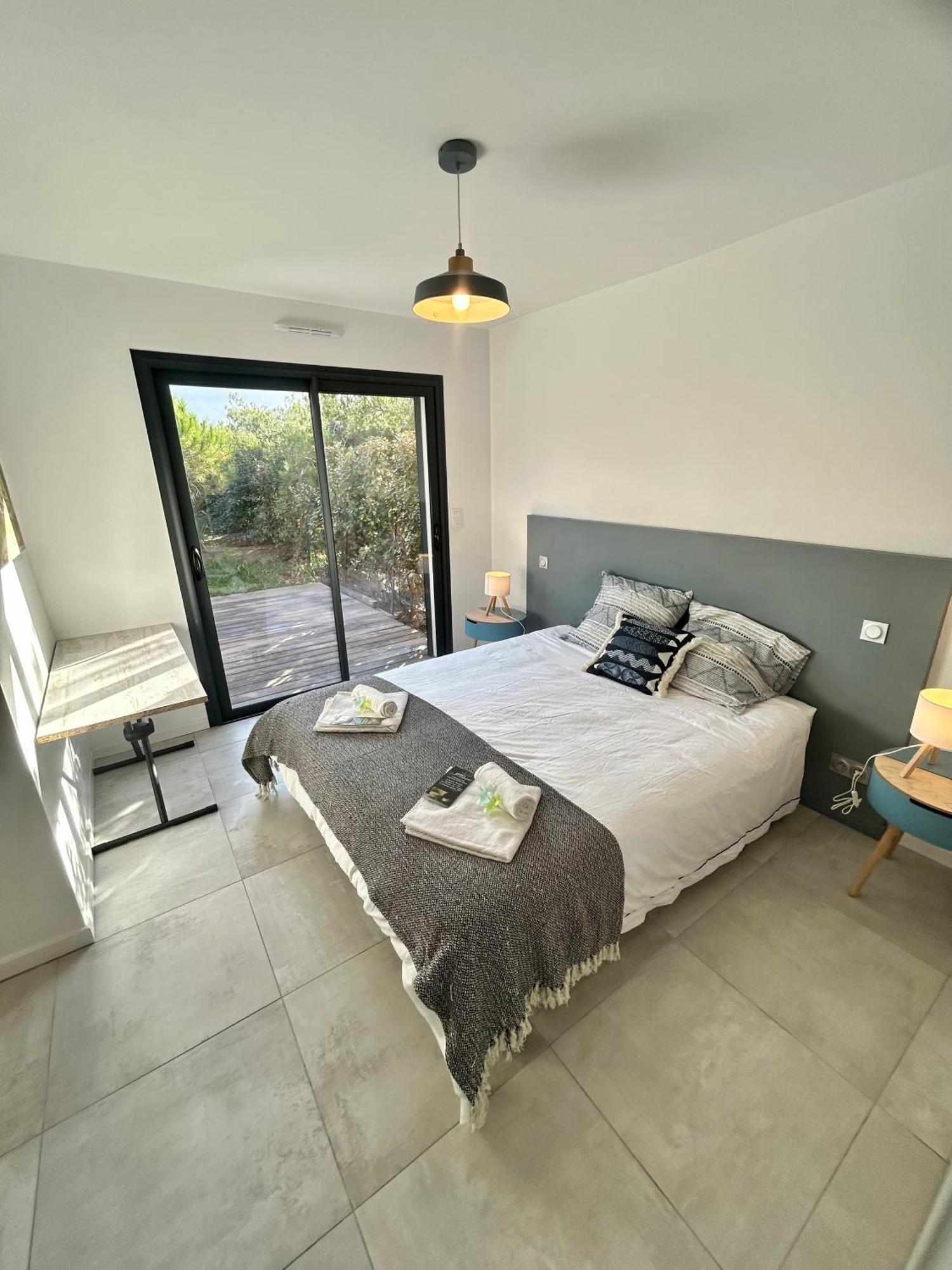 Appartement Luxe Le Levant Hyères Exteriör bild