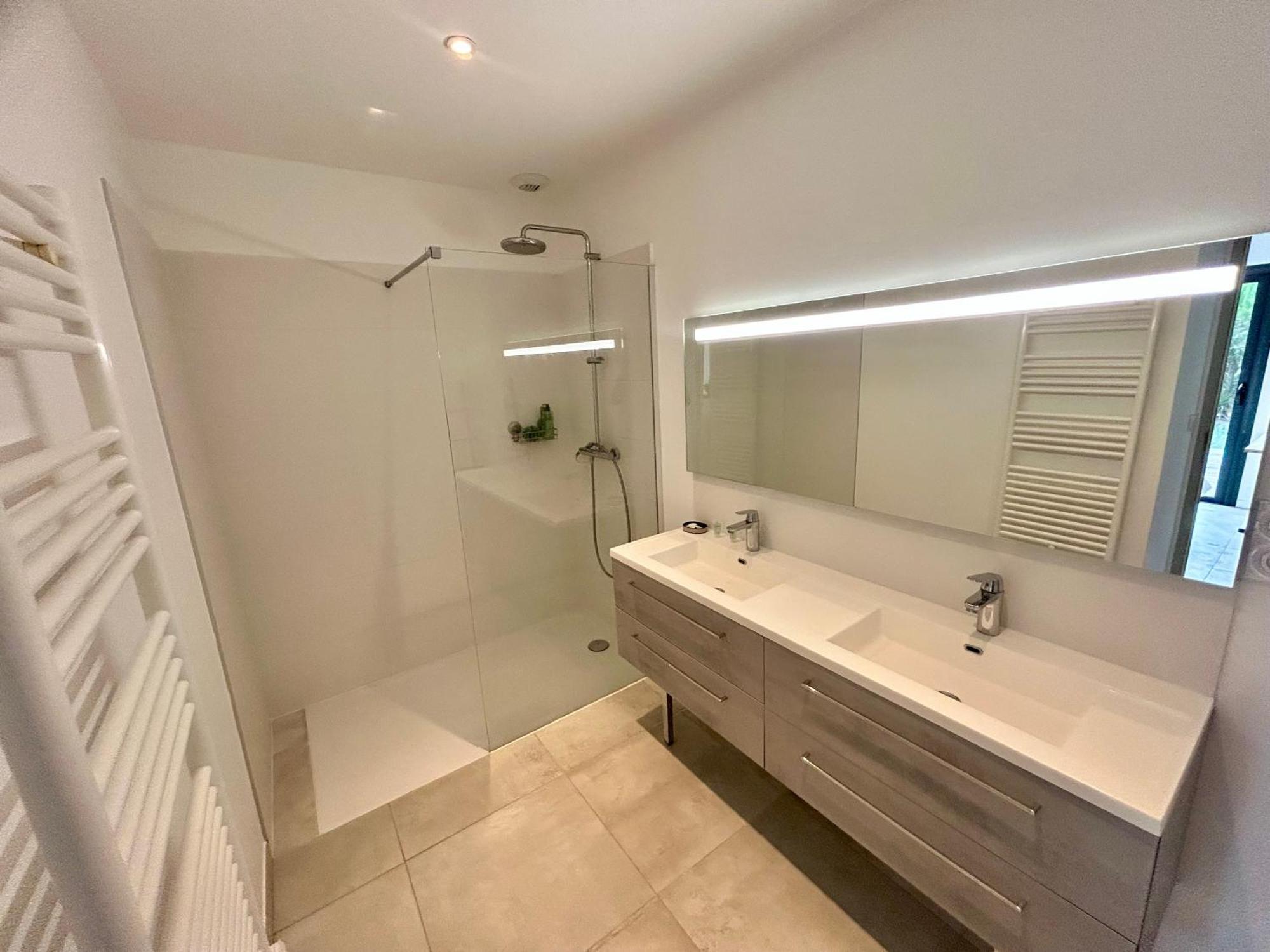 Appartement Luxe Le Levant Hyères Exteriör bild