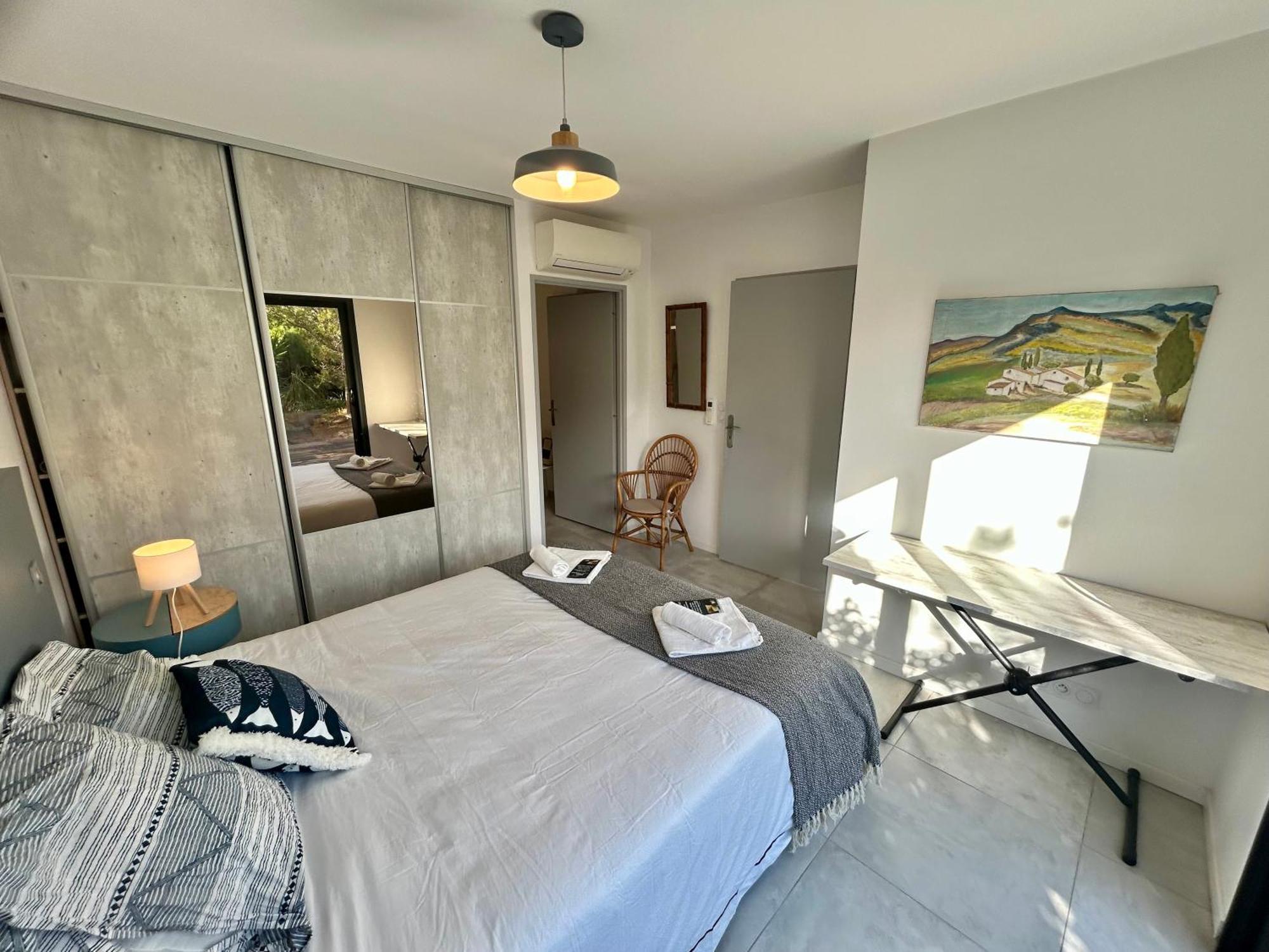 Appartement Luxe Le Levant Hyères Exteriör bild