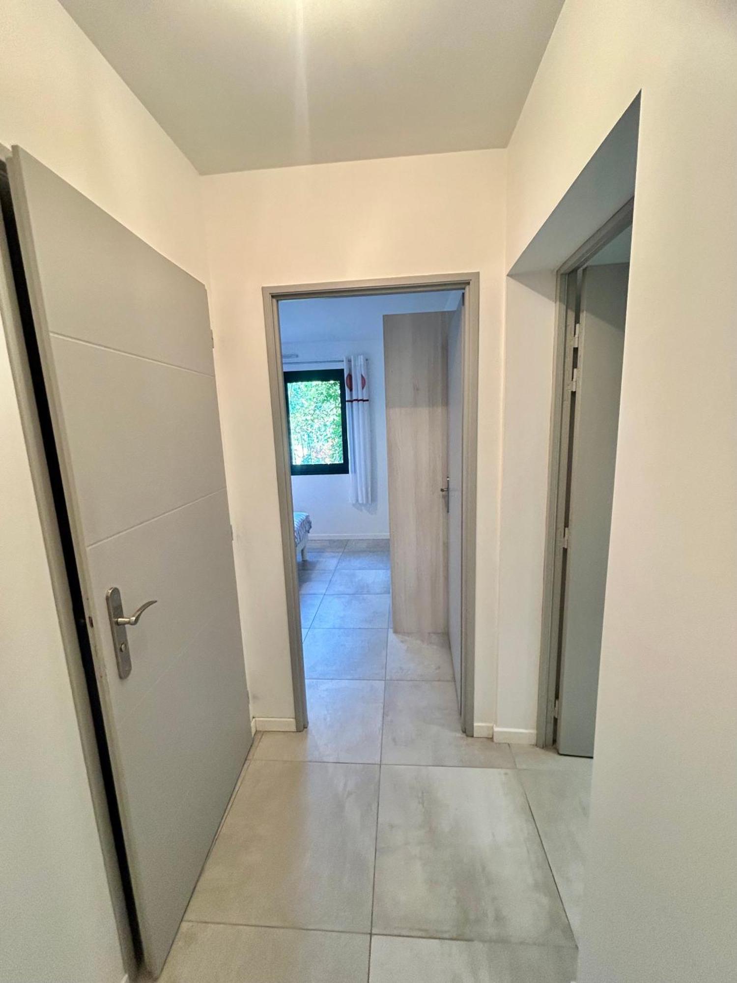 Appartement Luxe Le Levant Hyères Exteriör bild